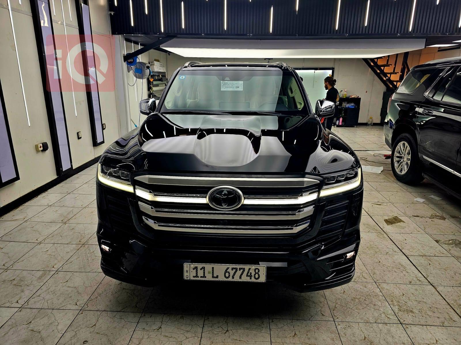 تۆیۆتا لاند کروزەر